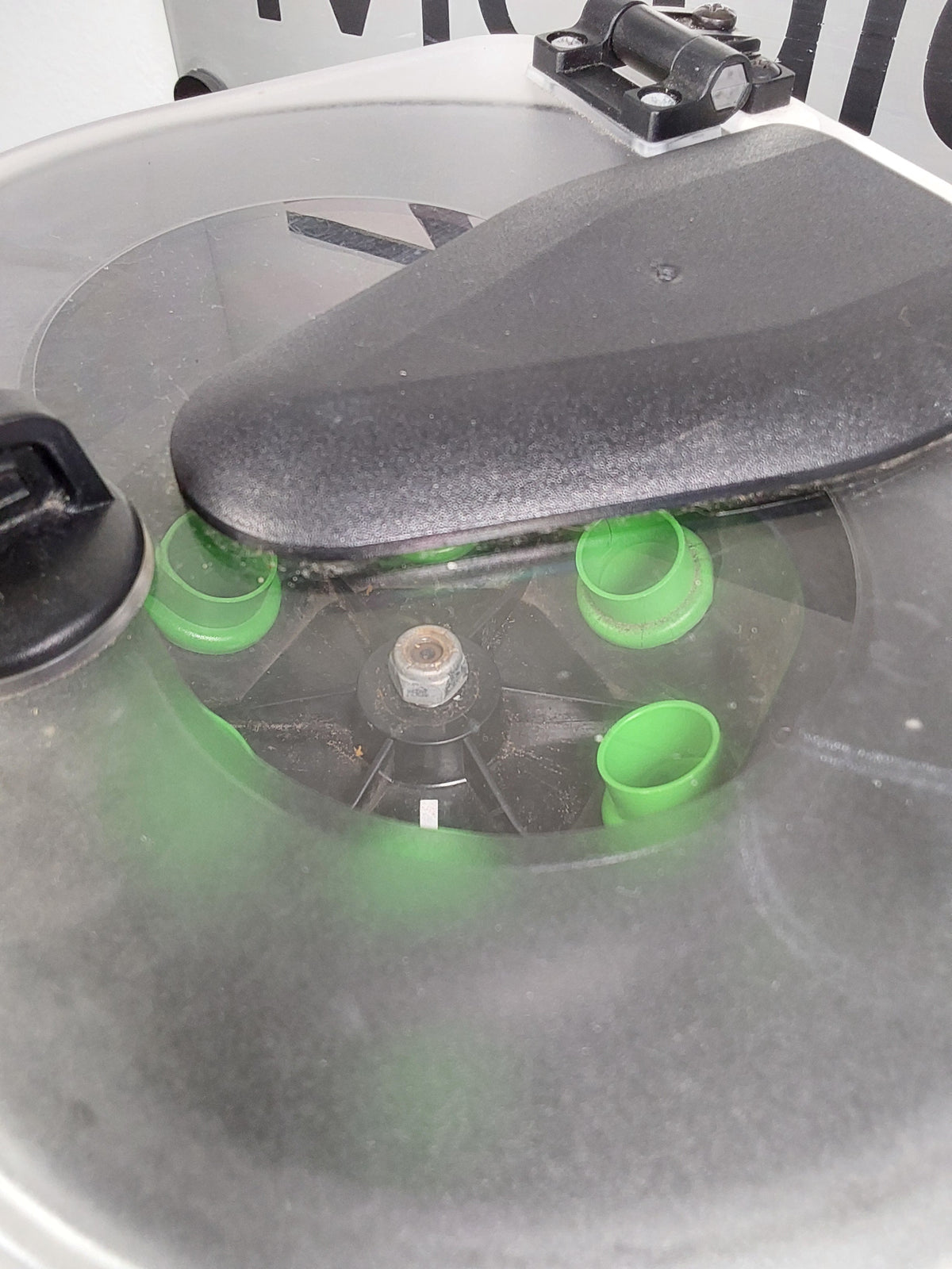 Drucker Diagnostics 642M Mobile Centrifuge