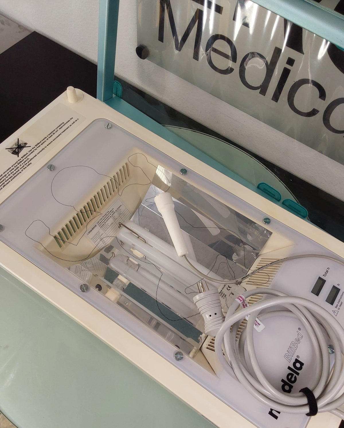 Medela BiliBed Infant Phototherapy Light Bed System 038.3015