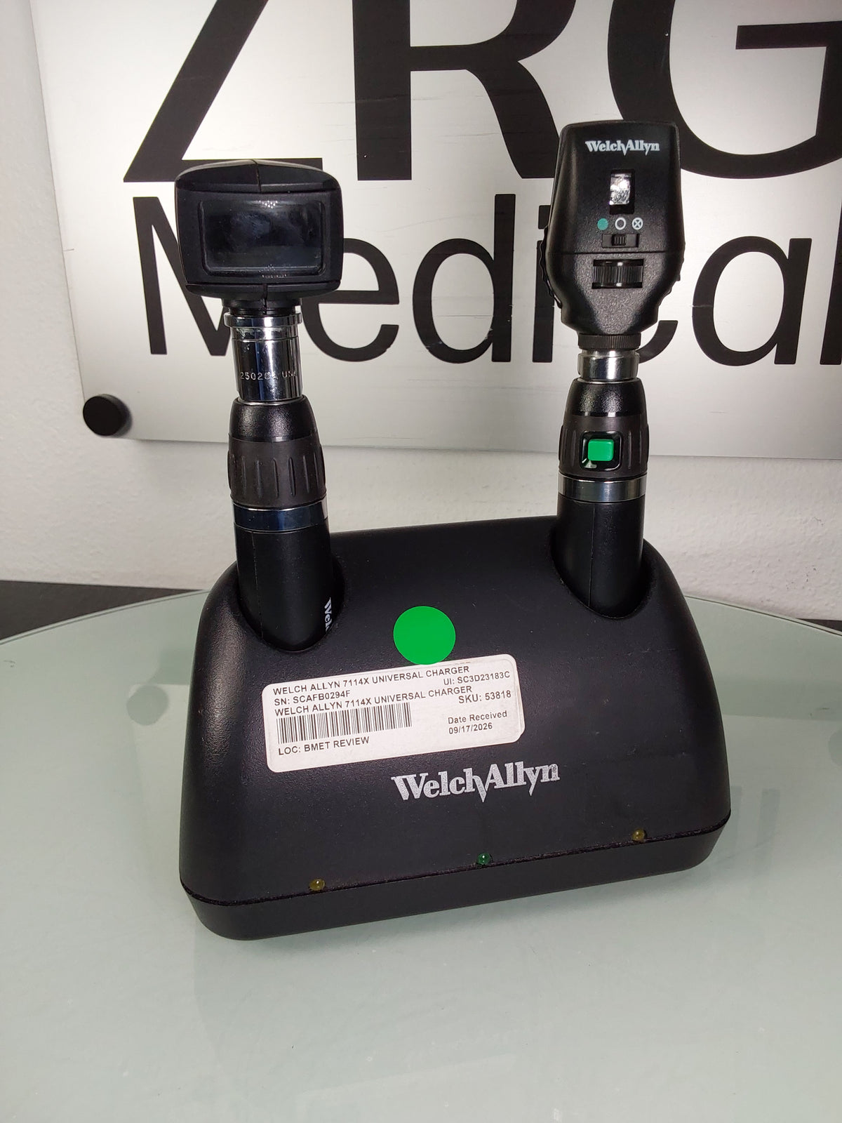 Welch Allyn 7114x Universal Charger w/ 11720 Ophthalmoscope & 25020A Otoscope