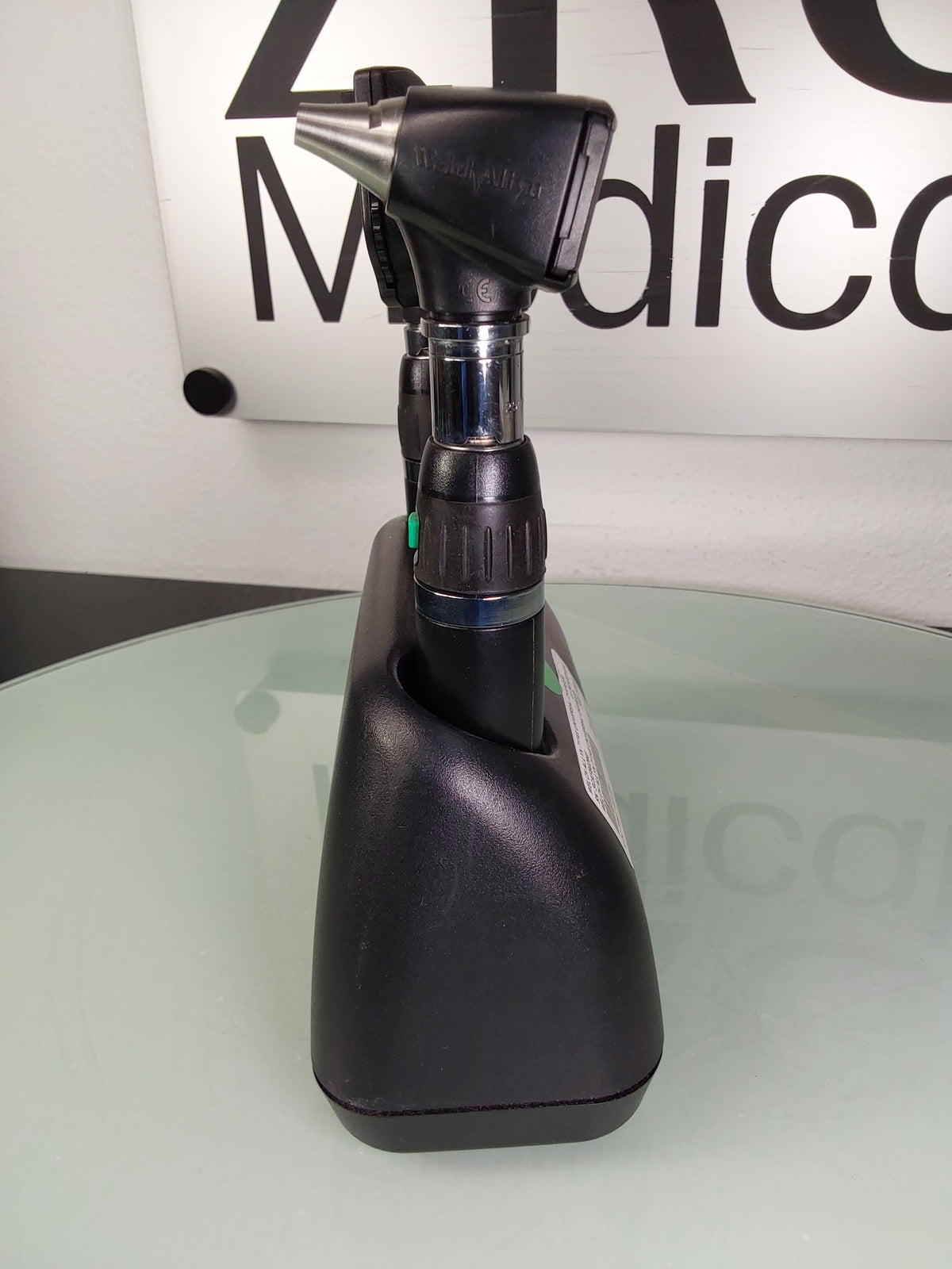 Welch Allyn 7114x Universal Charger w/ 11720 Ophthalmoscope & 25020A Otoscope