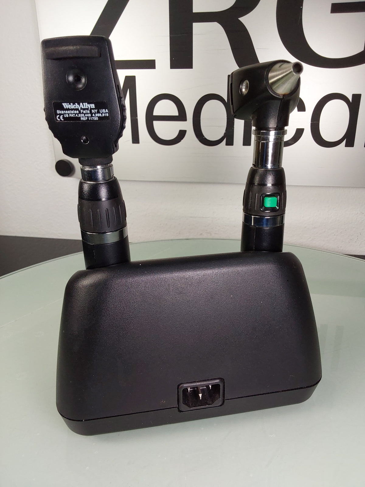 Welch Allyn 7114x Universal Charger w/ 11720 Ophthalmoscope & 25020A Otoscope