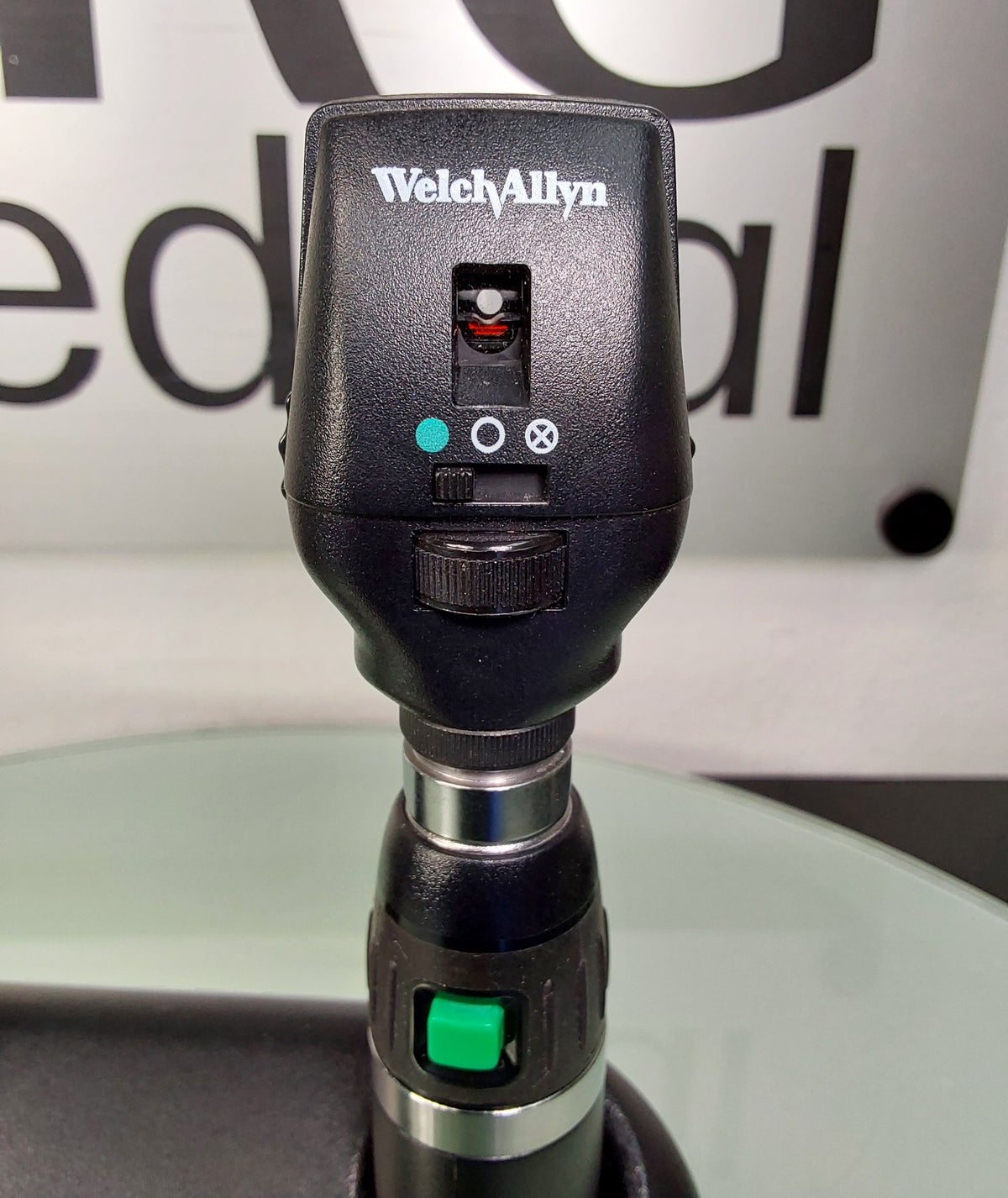 Welch Allyn 7114x Universal Charger w/ 11720 Ophthalmoscope & 25020A Otoscope