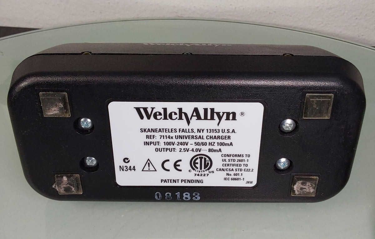 Welch Allyn 7114x Universal Charger w/ 11720 Ophthalmoscope & 25020A Otoscope
